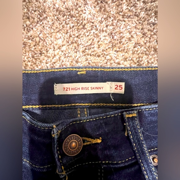 Levi’s 721 High Rise Skinny - Picture 2 of 4
